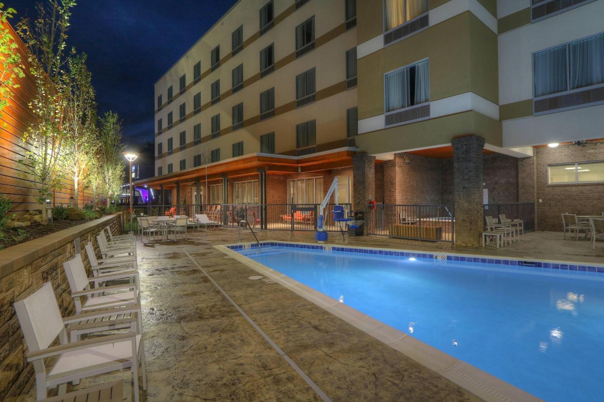 Fairfield Inn & Suites By Marriott Gatlinburg Downtown מראה חיצוני תמונה